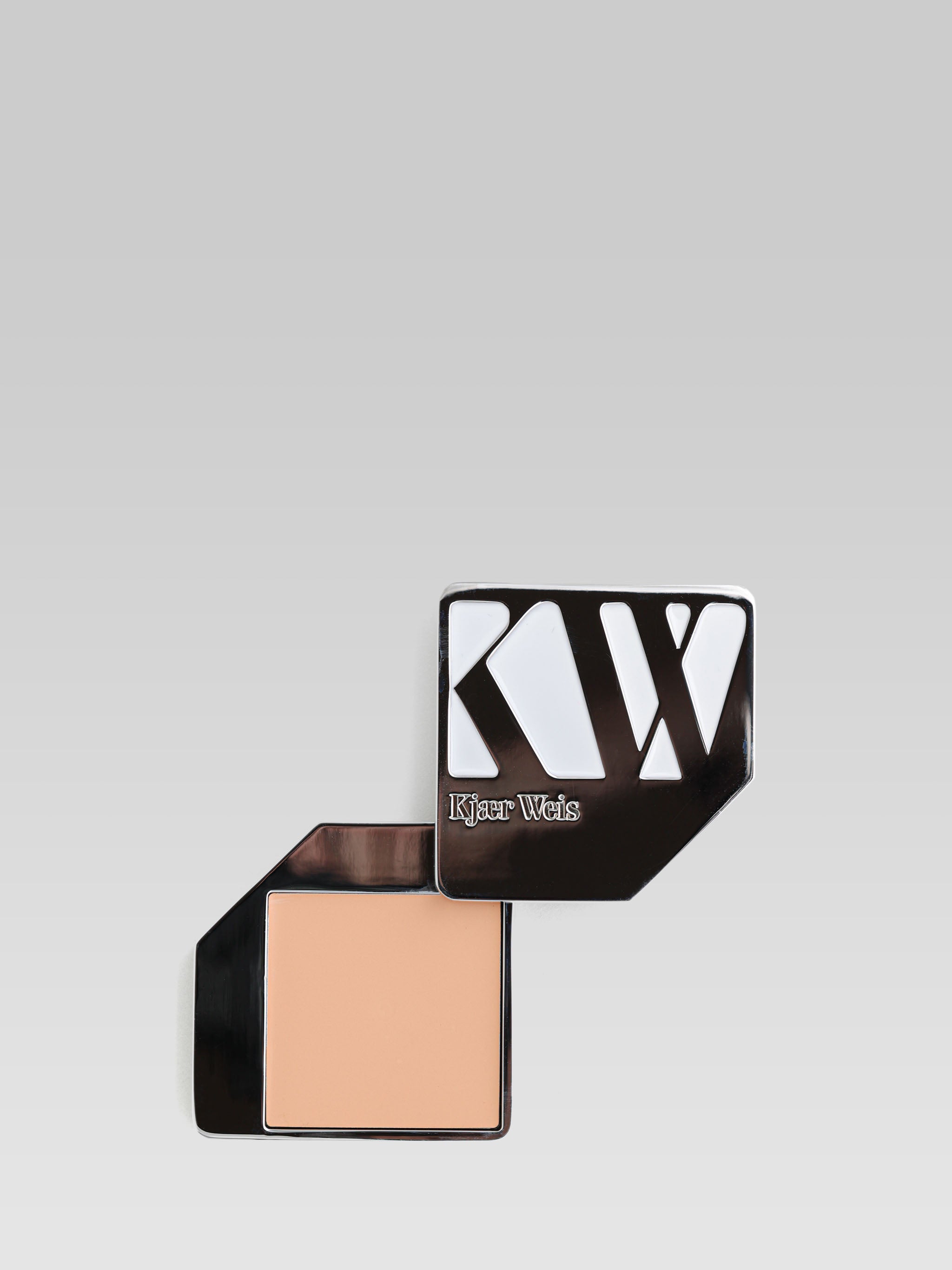 KJAER WEIS Foundation in Feathery product shot