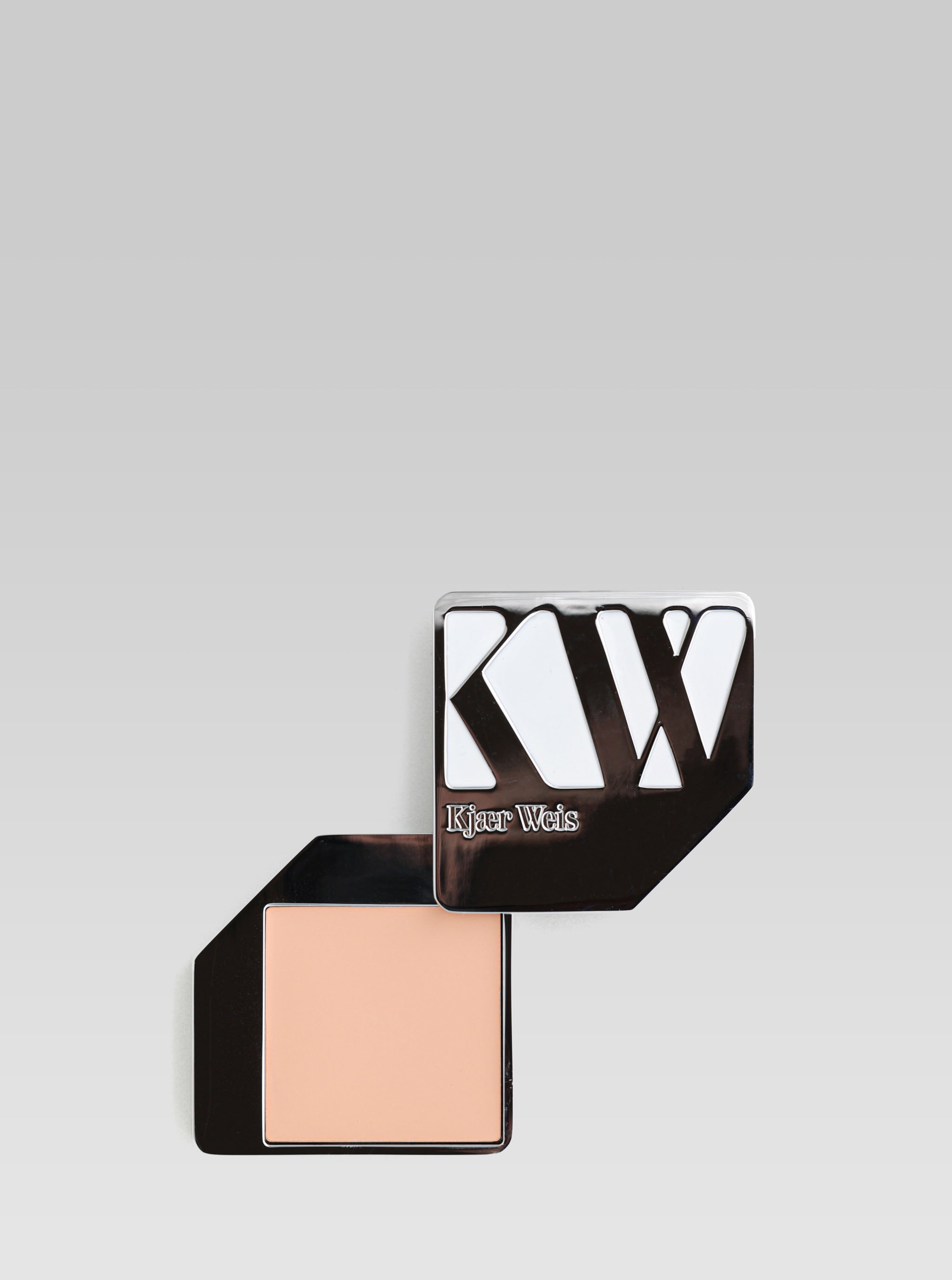 KJAER WEIS Foundation in Paper Thin product shot