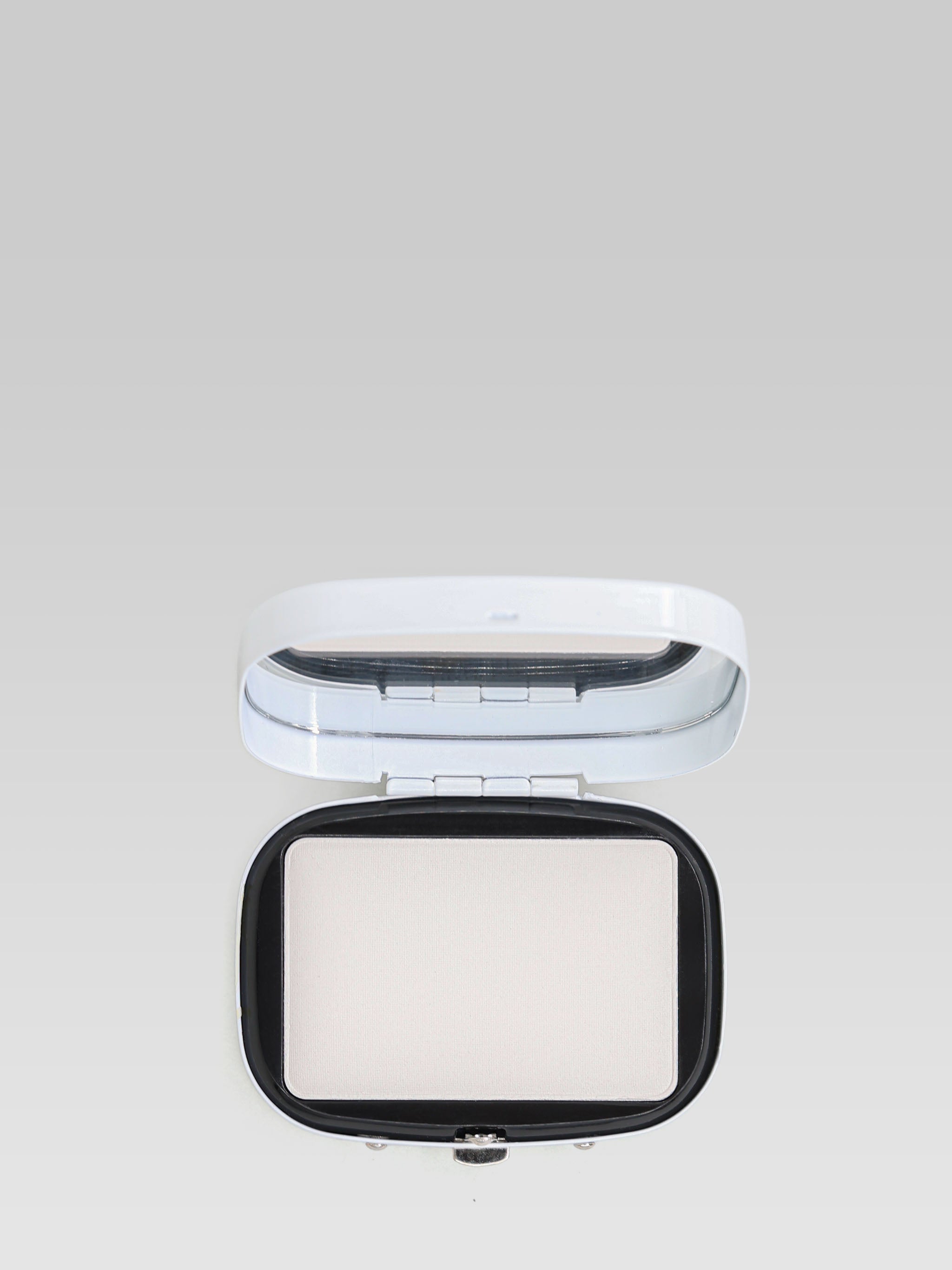 UND GRETEL Ilge Translucent Powder product shot